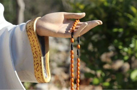 GAIDĪŠANAS PRIEKĀ