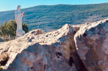 LAI JŪS CITIEM BŪTU DIEVA MĪLESTĪBAS ZĪME