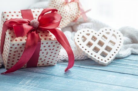 MĪLESTĪBAS SŪTĪJUMI